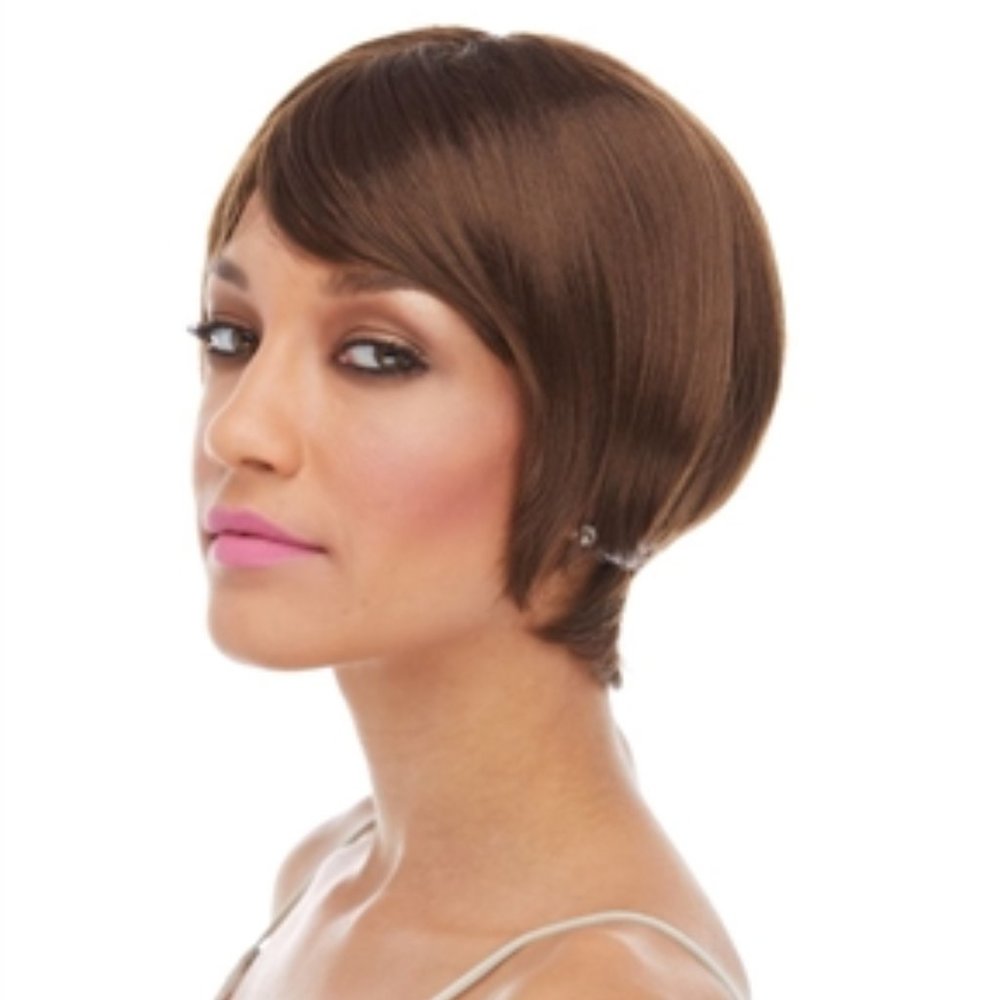 NWT  Brassy Bob Wig in BROWN